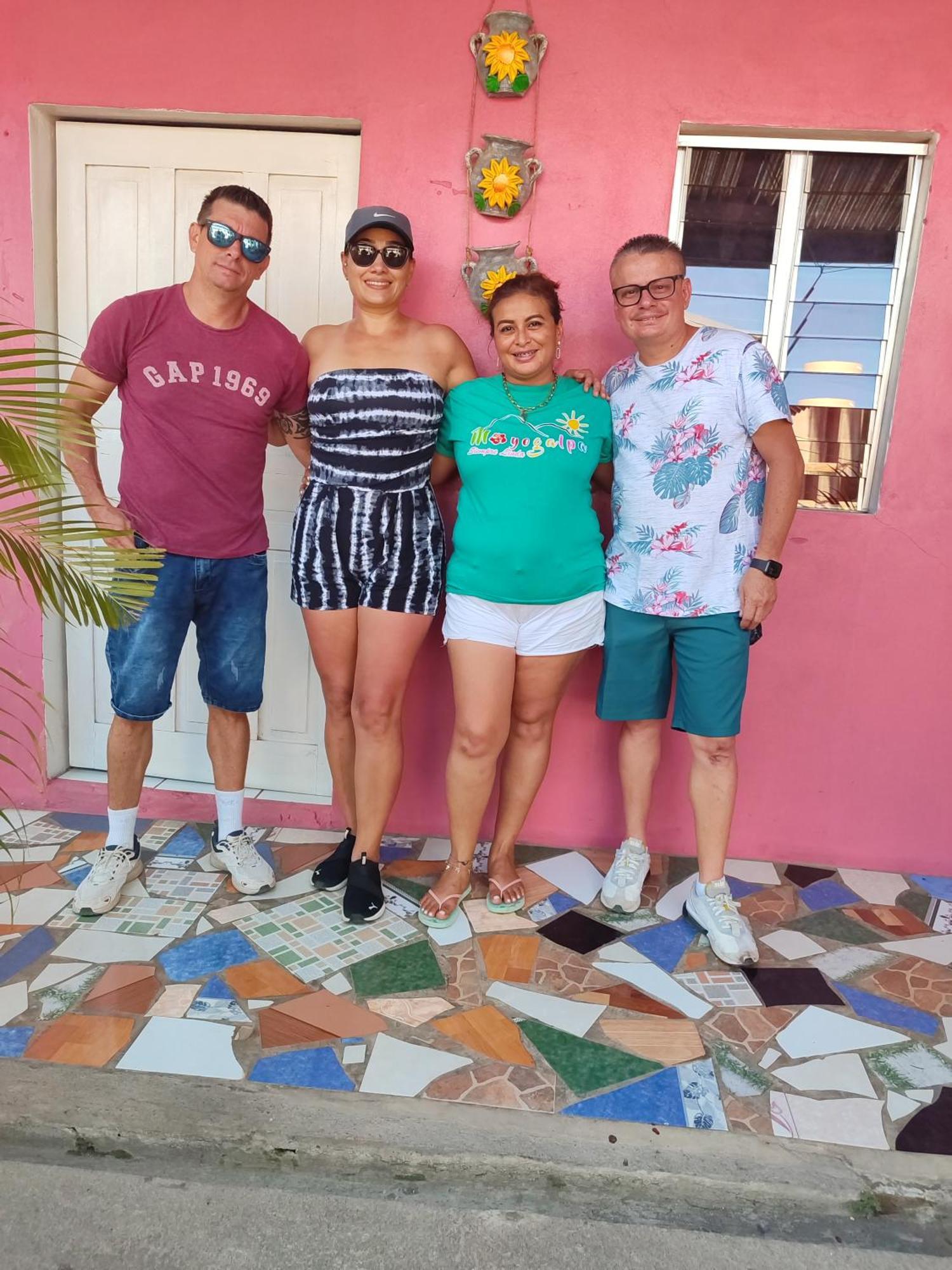 Guest House Nena Мойогалпа Екстериор снимка