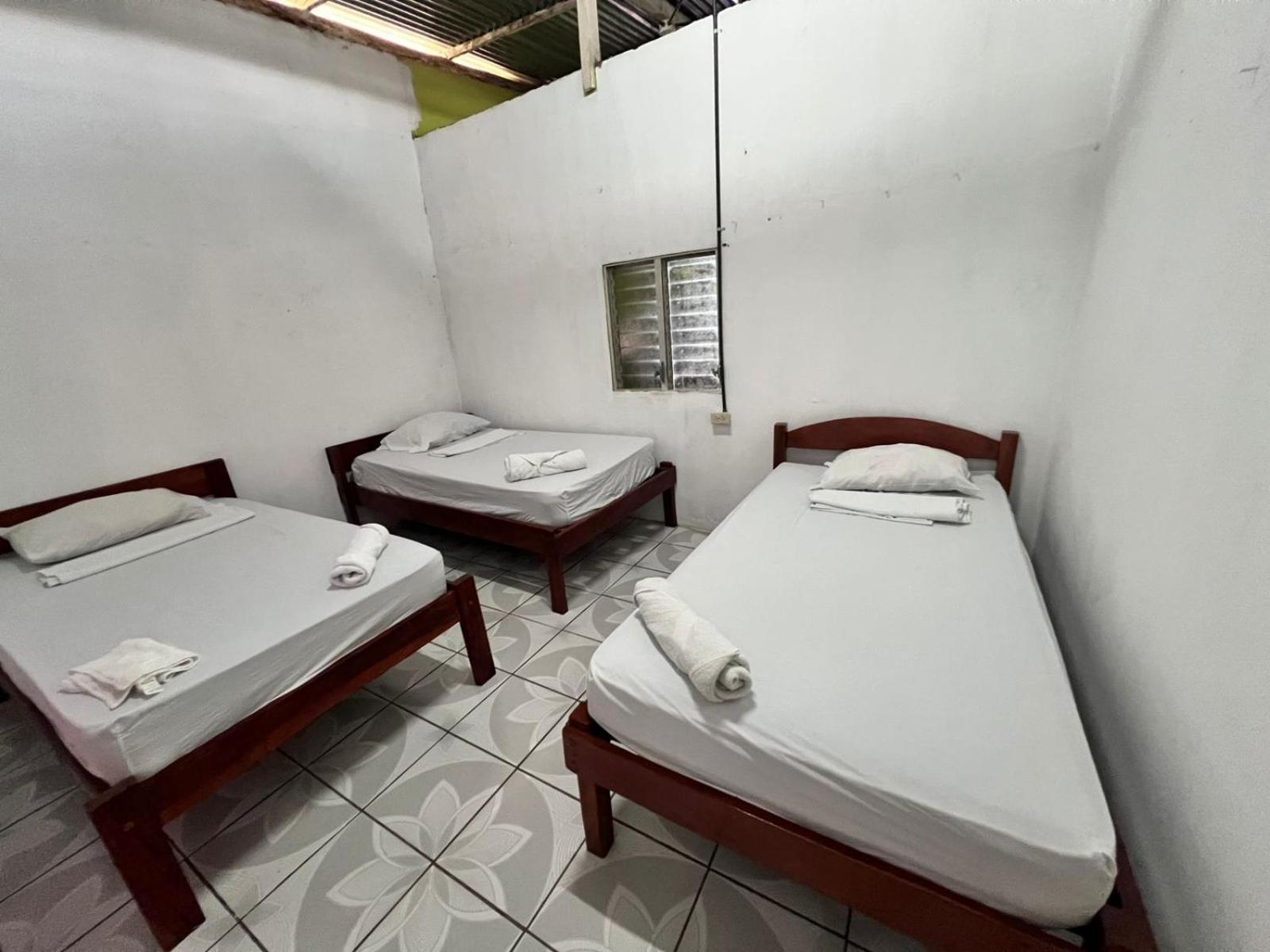 Guest House Nena Мойогалпа Екстериор снимка