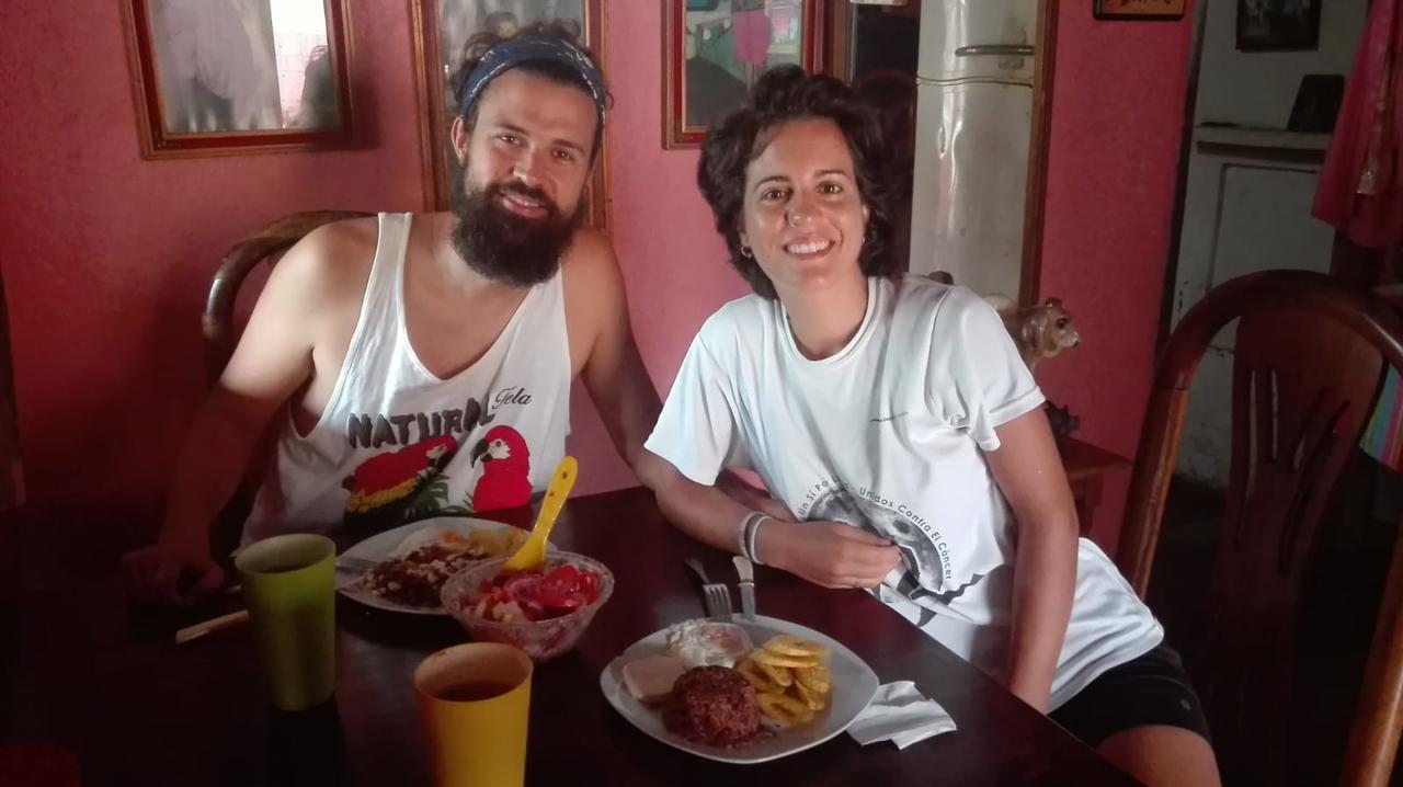 Guest House Nena Мойогалпа Екстериор снимка